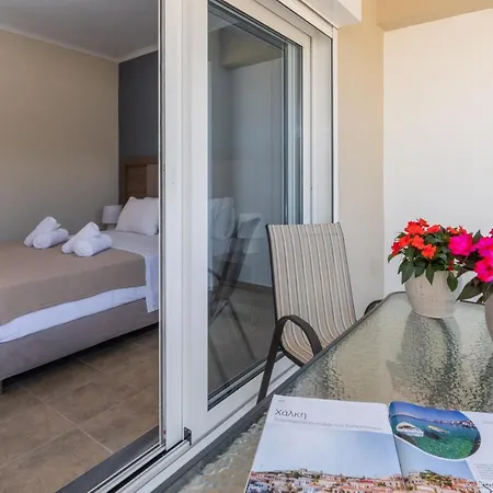 Apartmán Nancy's Budget With Pool & Jacuzzi By 