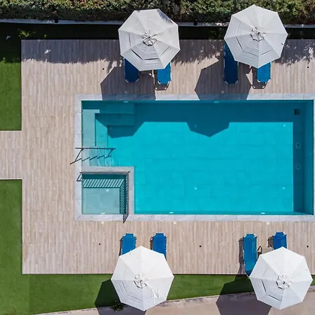 Nancy's Budget With Pool & Jacuzzi By 