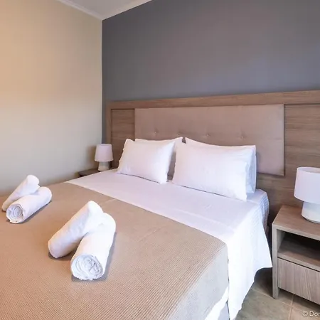 Nancy's Budget With Pool & Jacuzzi By 