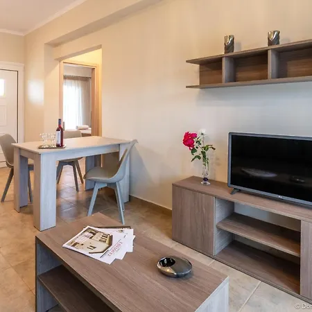 Nancy's Budget With Pool & Jacuzzi By 