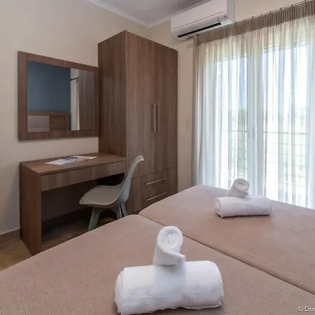 Nancy's Budget With Pool & Jacuzzi By 