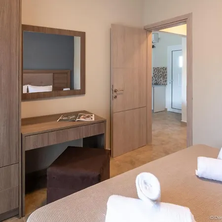 Nancy's Budget With Pool & Jacuzzi By 