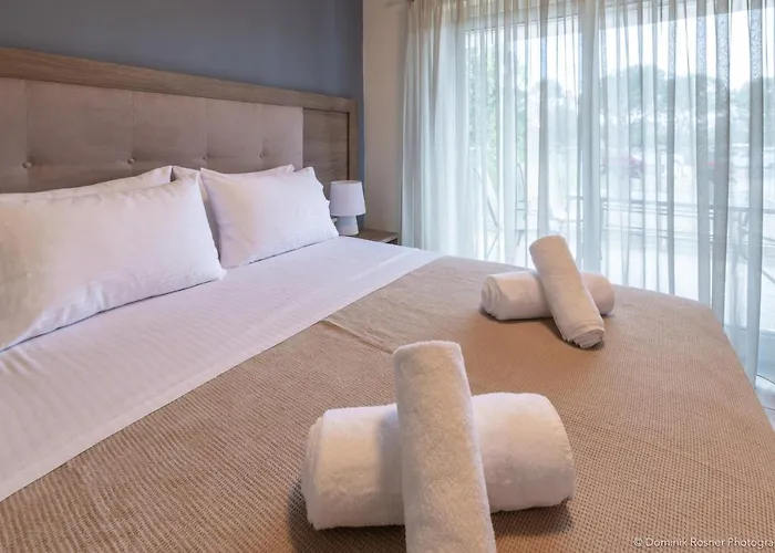 Nancy's Budget With Pool & Jacuzzi By 