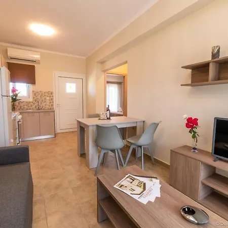 Nancy's Budget With Pool & Jacuzzi By 