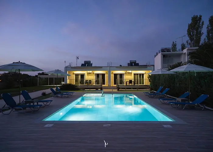Nancy's Budget With Pool & Jacuzzi By 