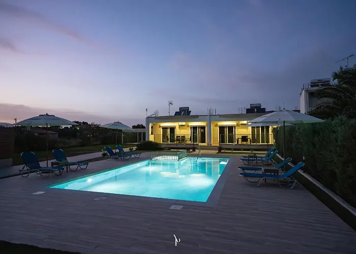Nancy's Budget With Pool & Jacuzzi By 