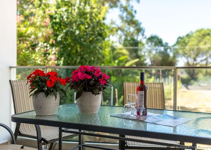 Nancy's Budget With Pool & Jacuzzi By 